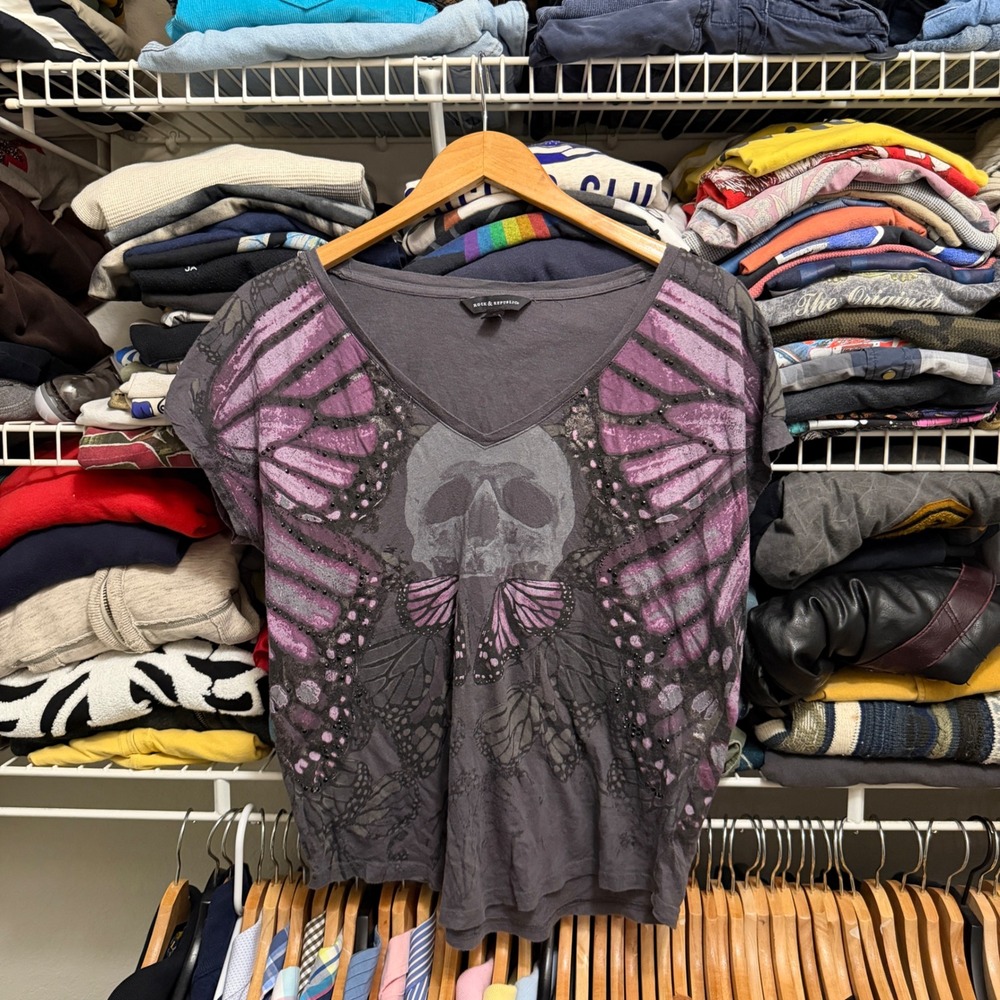 Rock & Republic T Shirt Womens S Gray Skull Butterfly Graphic V-Neck Studded Y2K